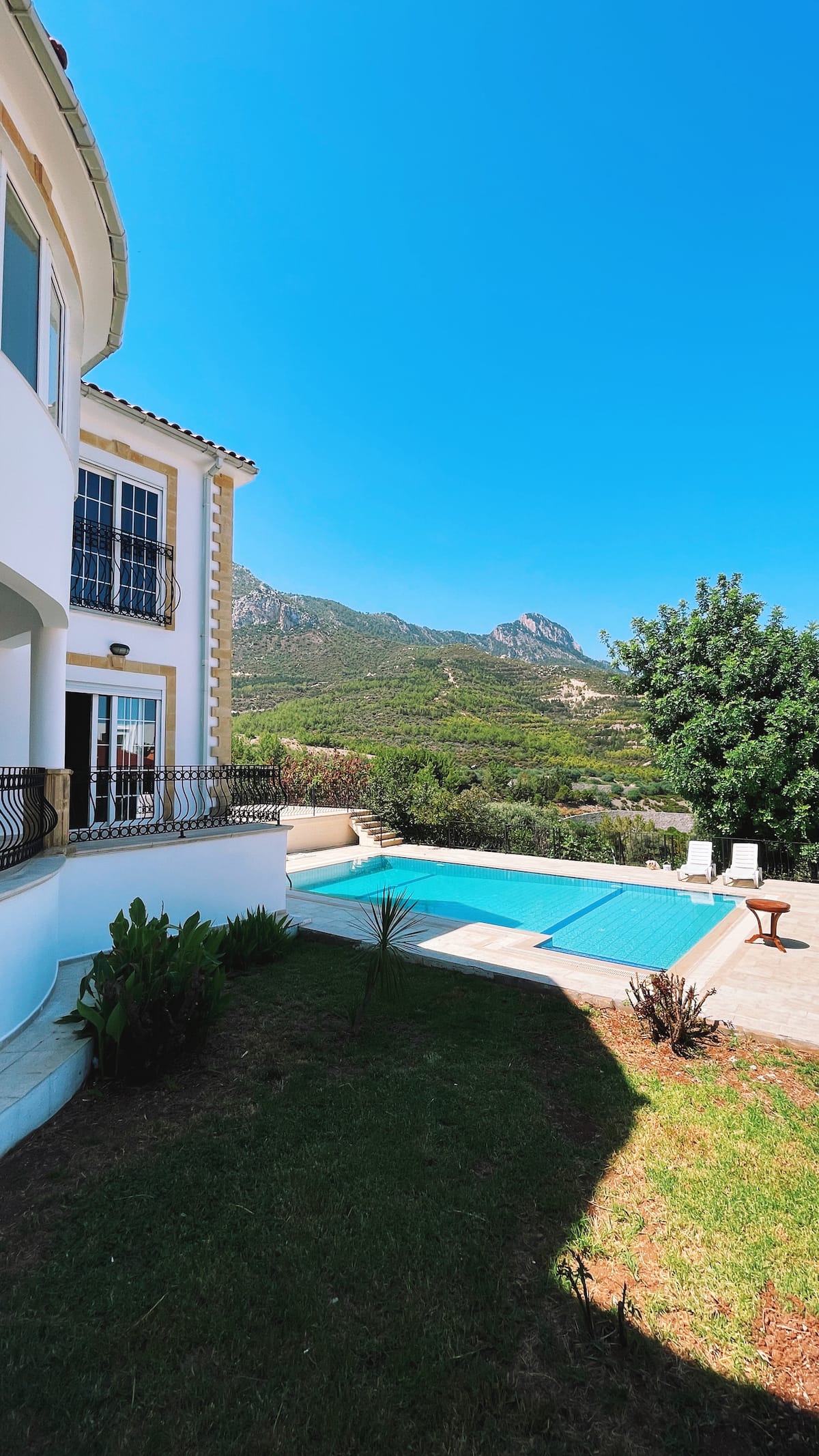 Tropical Mountain Villa